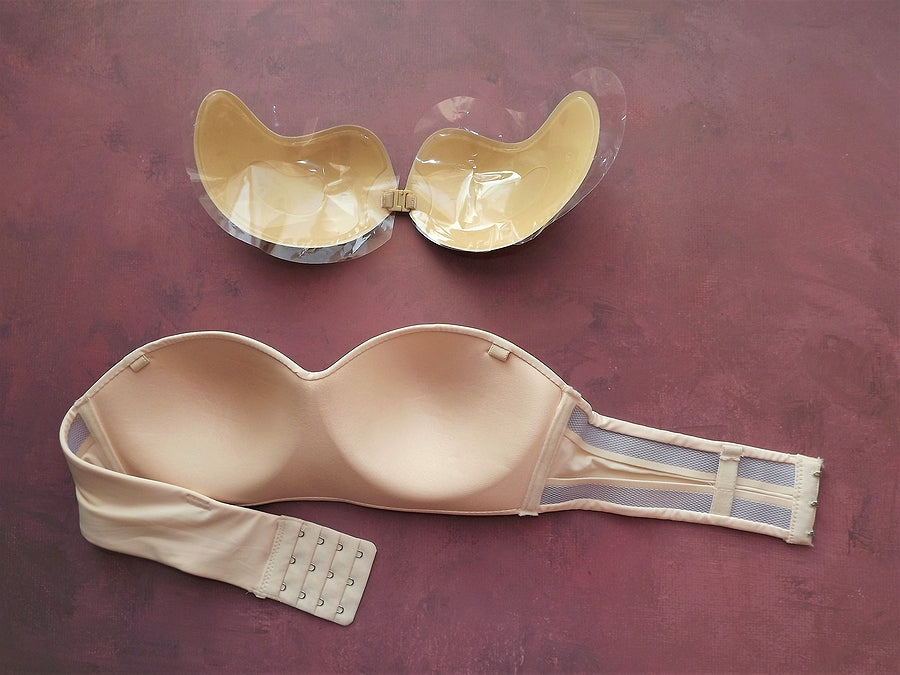 Here is how to hide your bra straps for those days when you don't want to  wear a strapless bra! 